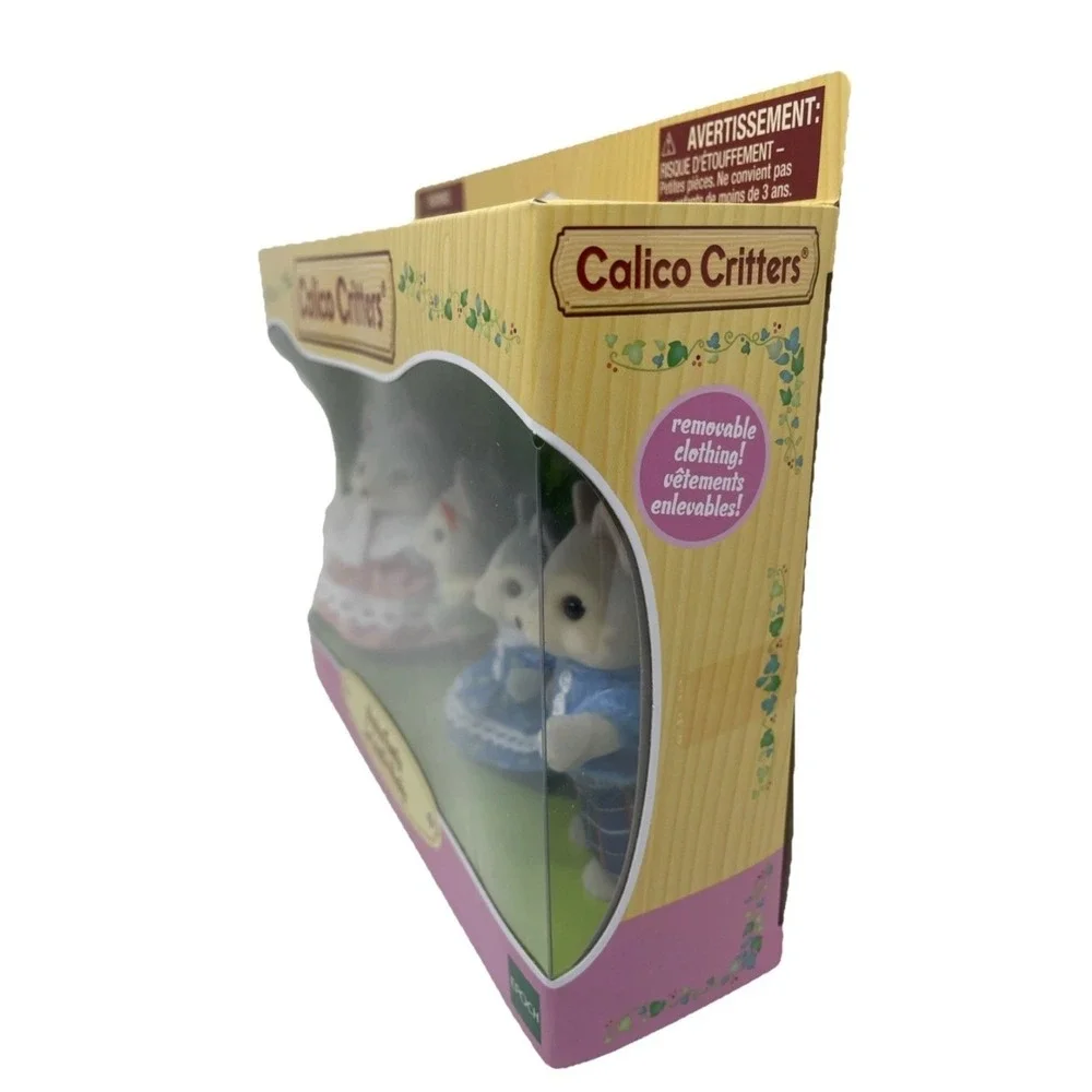 Sylvanian Families Calico Critters Husky Family 5 Detailed Figures New in Box